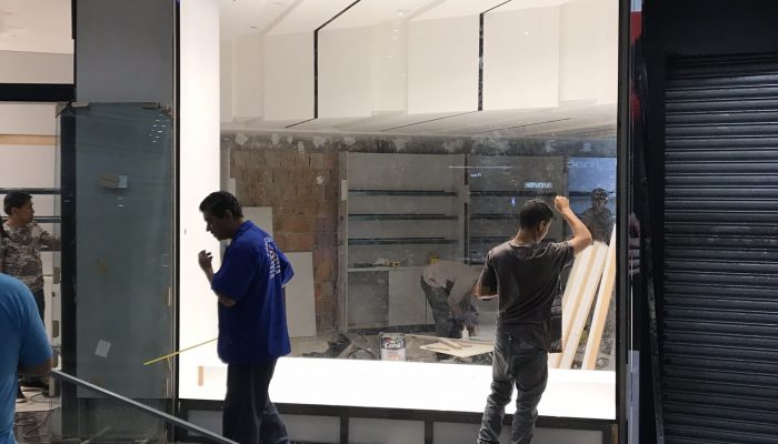 01-Durabil-Vidros-Fascar-Shopping-Flamboyant-Painel-em-Vidro-Temperado