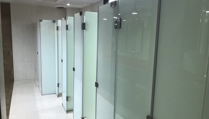 02-Durabil-Vidros-Sede-Igreja-Esperança-Divisórias-para-Banheiro