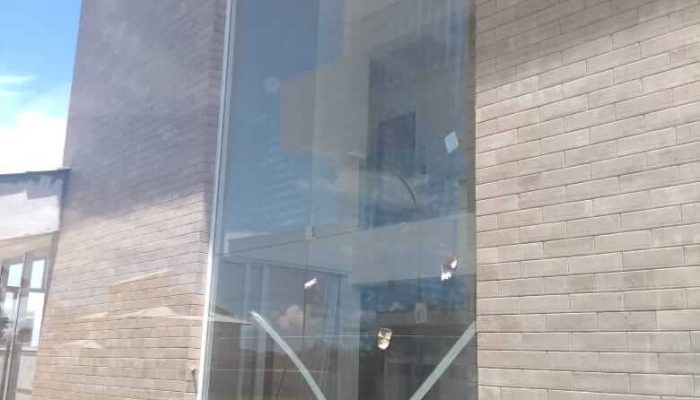 03-Durabil-Vidros-Condomínio-Portal-do-Sol-Green-Painel-em-Vidros-Temperados