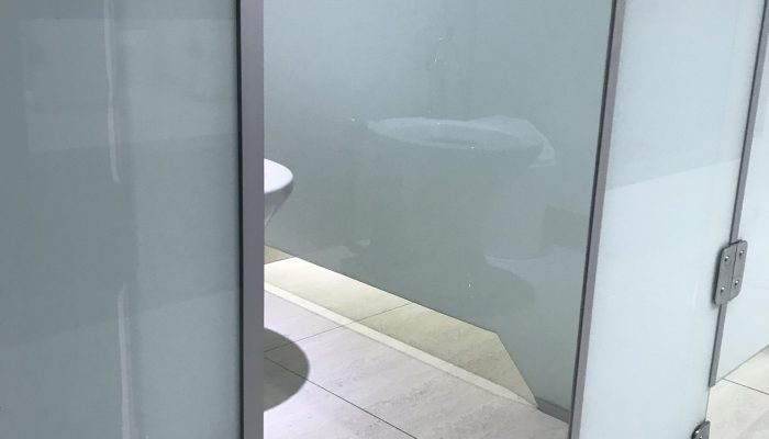 03-Durabil-Vidros-Sede-Igreja-Esperança-Divisórias-para-Banheiro