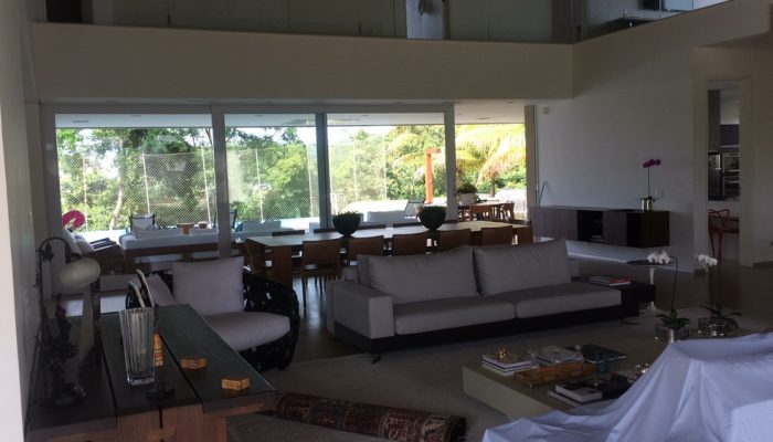 9B03A6D6-B079-46B4-9859-55DE600D9948