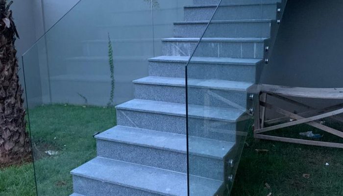 guarda corpo com botoes laterais cromado