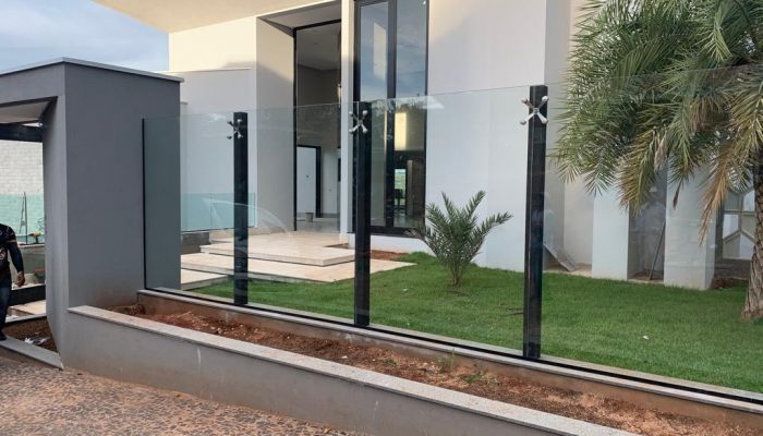 muro de vidro com spider glass